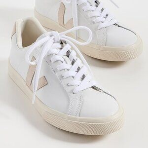 Veja White and Beige Women's Sneakers